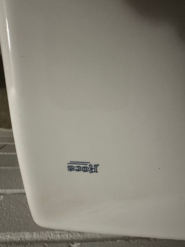 2 Lavabos Roca como nuevos una con grifo