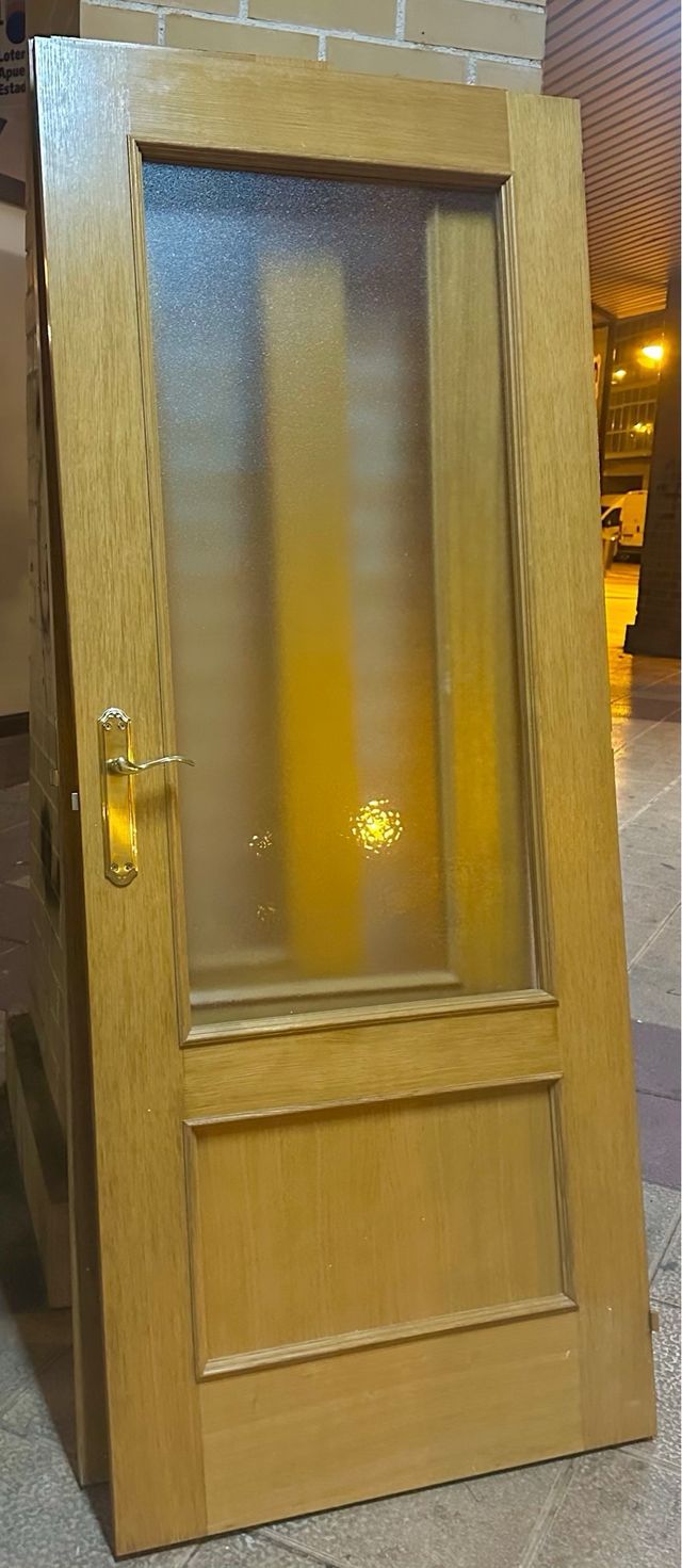 Puerta madera maciza cristal - usada