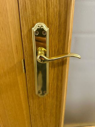 Puertas dobles de madera maciza