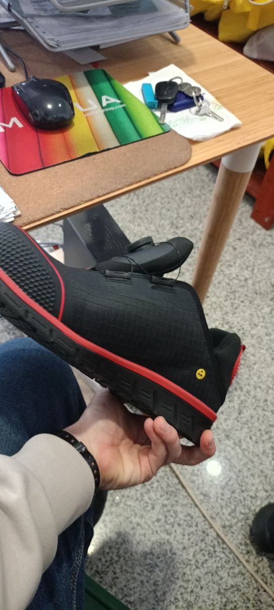 ZAPATO SEGURIDAD ACDC S1P LIGERO