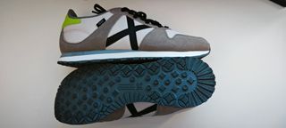 Zapatillas Munich grises y blancas