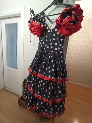 Traje de flamenca azul y rojo con lunares blancos