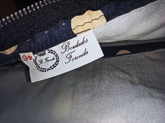 Abito da flamenco blu e rosso a pois bianchi