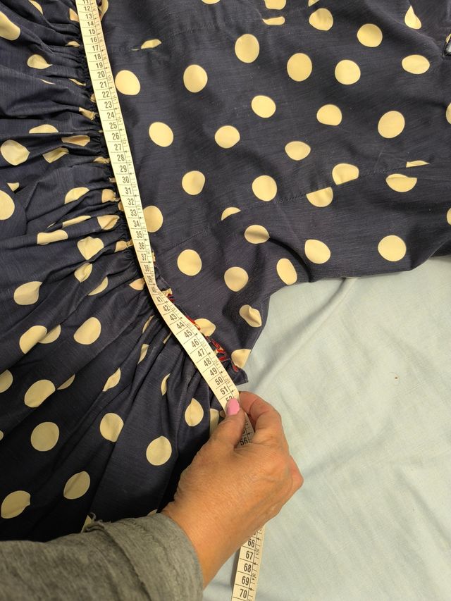 Abito da flamenco blu e rosso a pois bianchi