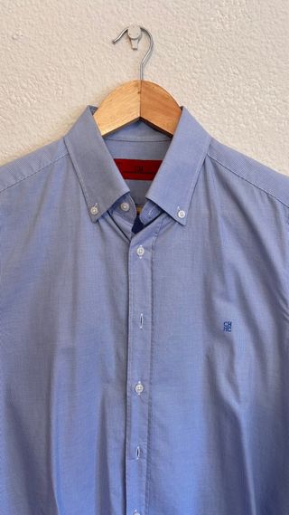 Camisa Carolina Herrera azul, cuadro pata de gallo