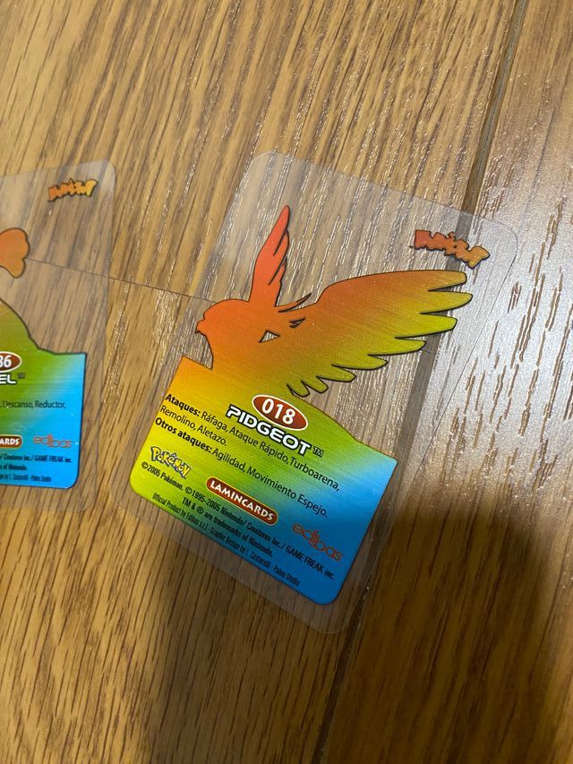 cartas pokemon de plástico