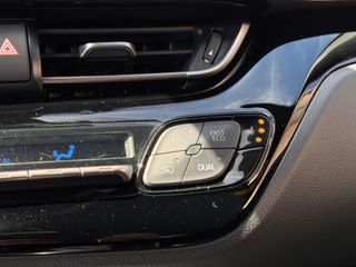 TOYOTA C-HR 2.0 180H GR Sport Black Edition