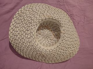 Cappello estivo beige con fiocco