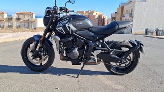 Triumph trident 660