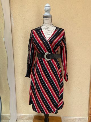 Vestido de rayas cruzado estilo vintage