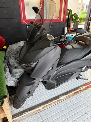 Yamaha XMAX 125 ABS - Negro con tan solo 2900 km