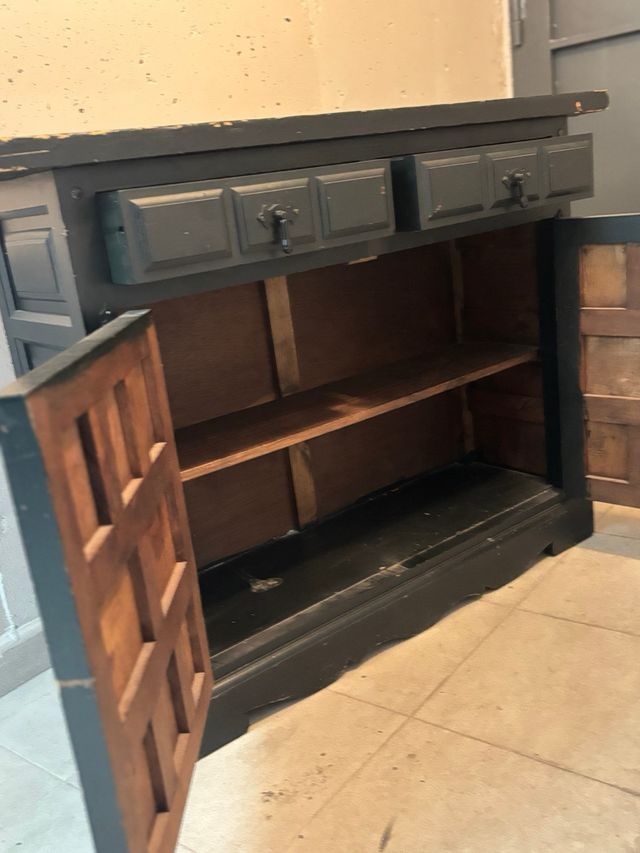 Mueble vintage negro, verde-azulado de madera