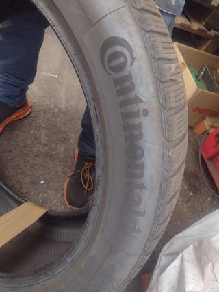 Pneumatici Invernali Continental 295/40/R21