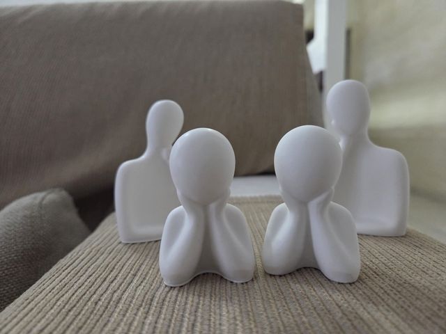 Set 4 statuette famiglia ceramica