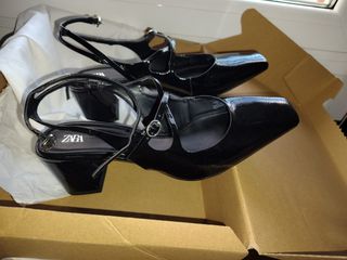 Zapatos Zara negros tacón bajo