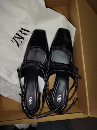 Zapatos Zara negros tacón bajo