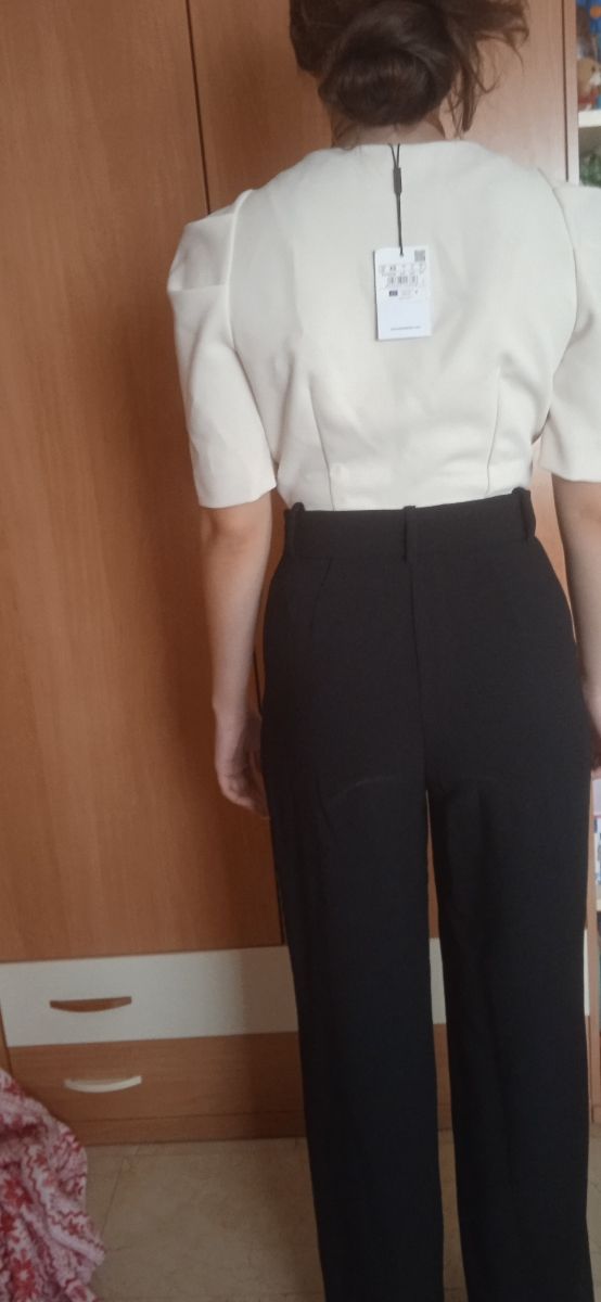 Mono Pedro del Hierro blanco y negro