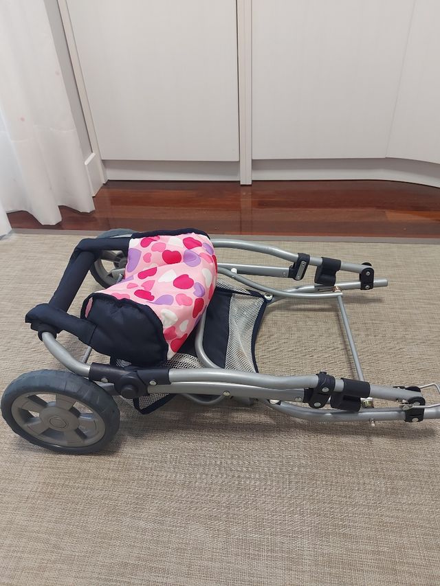 Conjunto silla muñecos de juguete