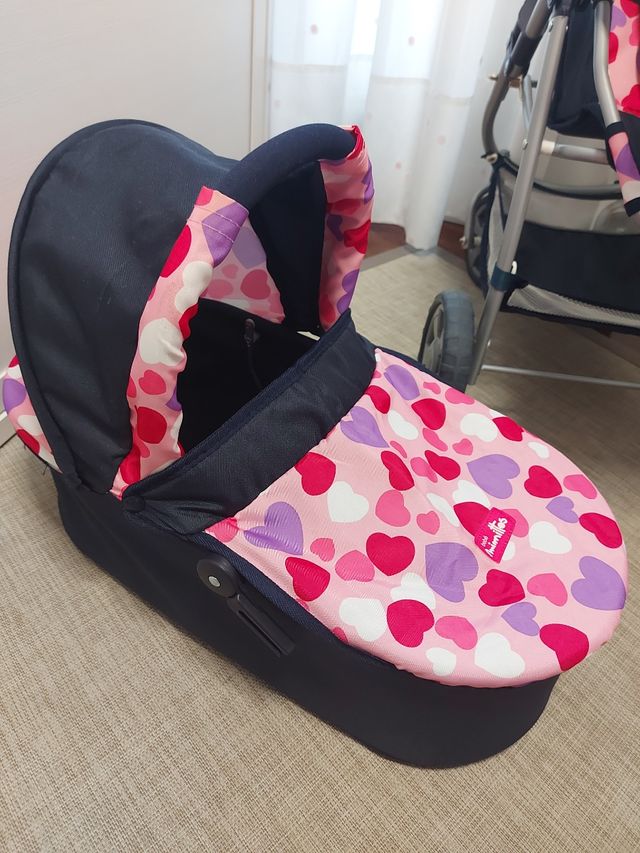 Conjunto silla muñecos de juguete