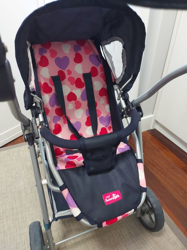 Conjunto silla muñecos de juguete