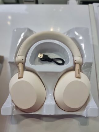 Auriculares SONY WH-1000XM5 negros