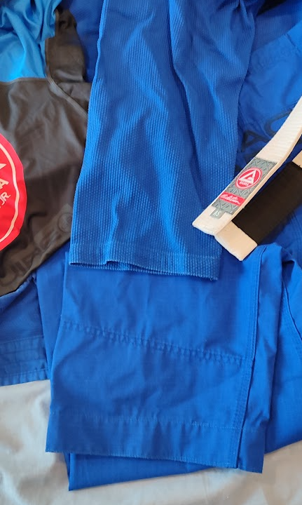 Kimono GI + rashguard Gracie Barra (A4)