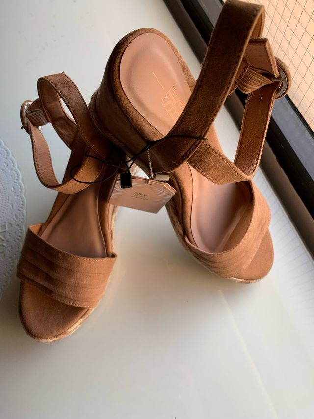 Sandalias de esparto con cuña