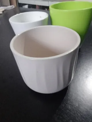 3 Macetas pequeñas - Verde, Blanco y Beig