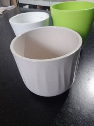 3 Macetas pequeñas - Verde, Blanco y Beig