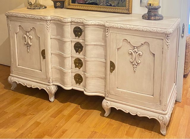 Aparador antiguo de madera