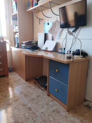Escritorio juvenil 2'30m x 50cm