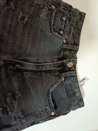 Shorts vaqueros negros rotos
