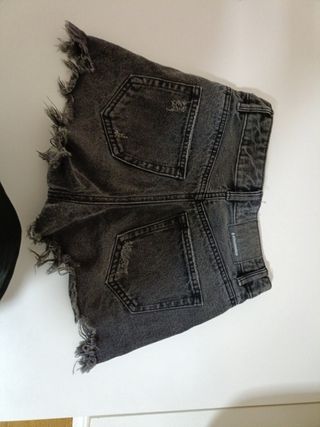 Shorts vaqueros negros rotos
