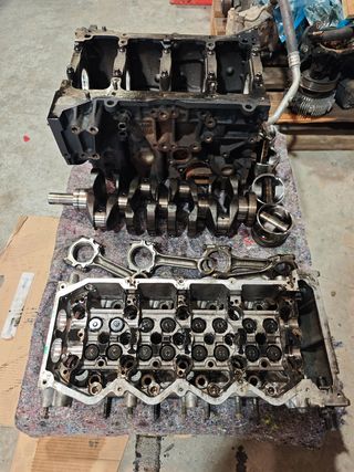 Despiece motor Nissan Navara D40