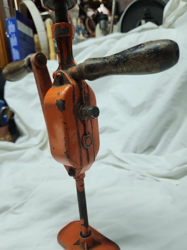 VECCHIO TRAPANO A MANO