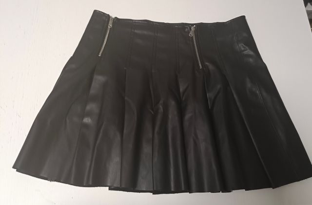 FALDA CREMALLERAS EFECTO PIEL. TALLA S.