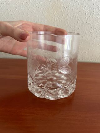 Fiori intagliati in vetro da whisky vintage antico