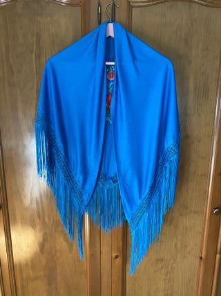 Mantón de flamenca azul