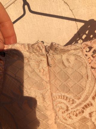 Vestito a clessidra rosa chiaro