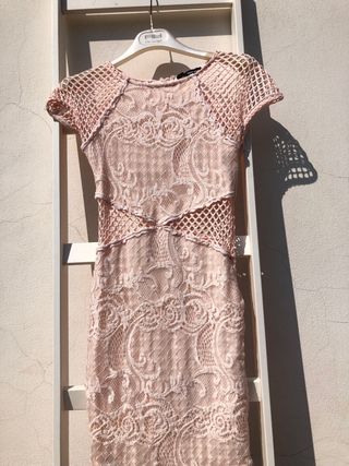 Vestito a clessidra rosa chiaro