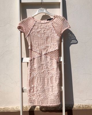 Vestito a clessidra rosa chiaro
