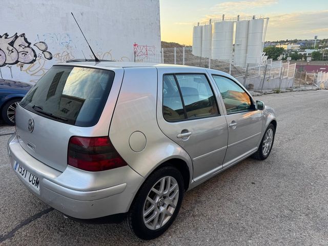 Volkswagen Golf 2003