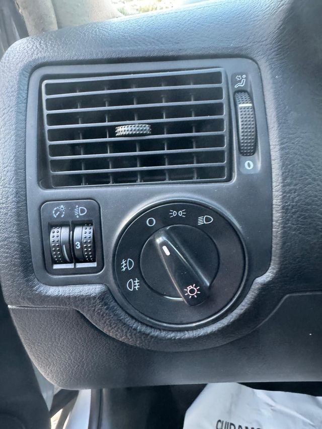 Volkswagen Golf 2003