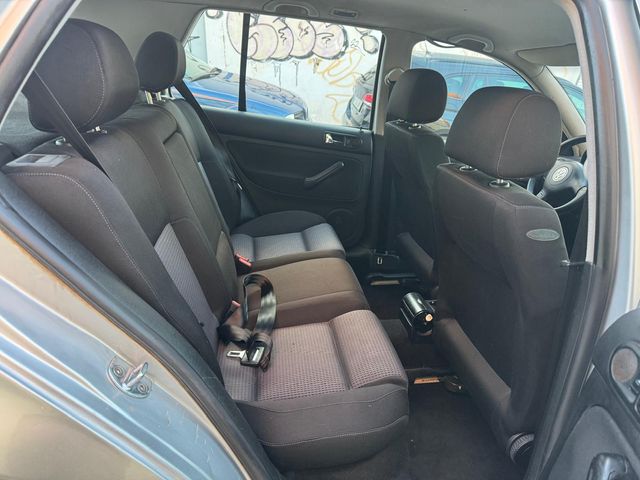 Volkswagen Golf 2003
