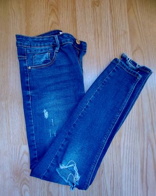 Pantalón vaquero Stradivarius talla 38
