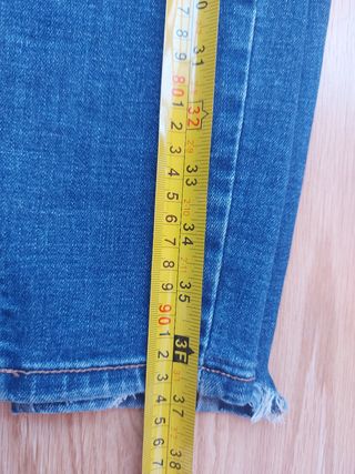 Pantalón vaquero Stradivarius talla 38