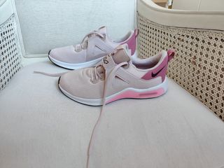 Nike Air mujer 40.5