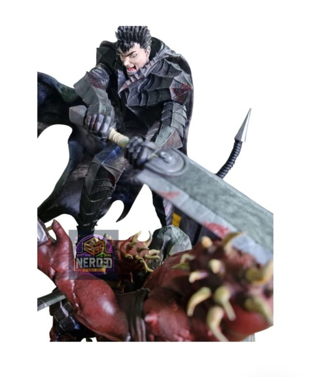 Statua Gatsu vs. Apostolo Berserk