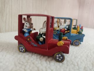 4 Coches madera conejitos vintage