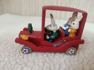 4 Coches madera conejitos vintage